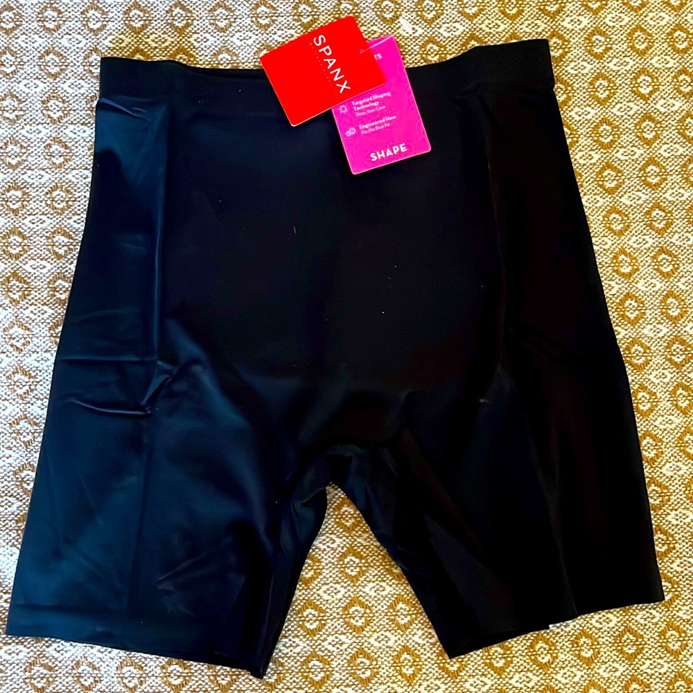 SPANX SHAPE thinstincts girl short size small